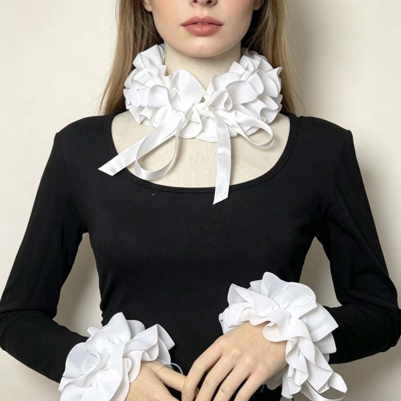 Collier de fête à volants supe - Necklaces avis et prix