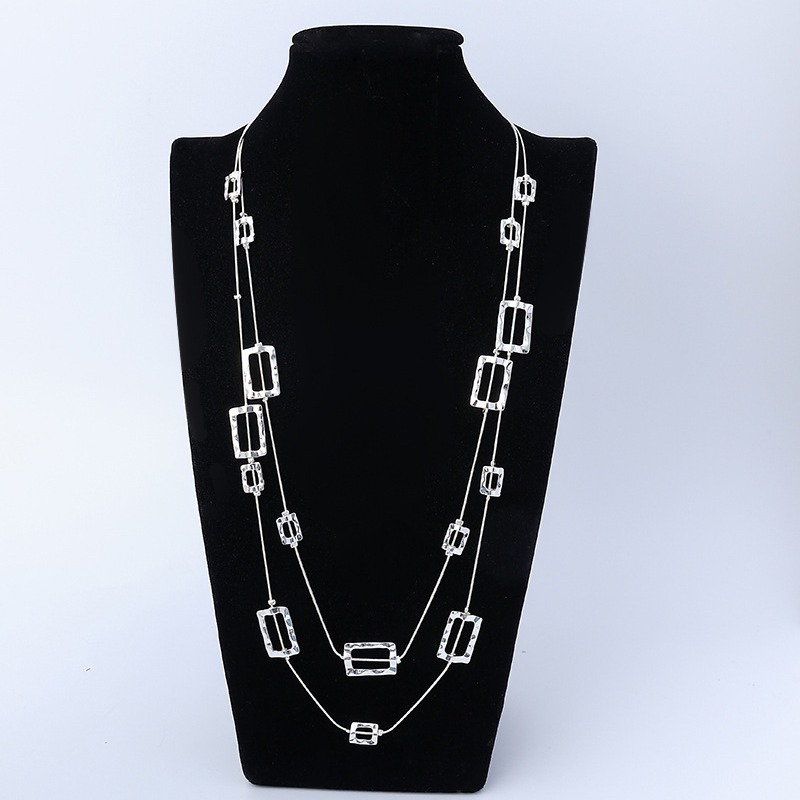 Collier long à plusieurs rangs - Layered Pendant Necklace Aesthetic avis et prix